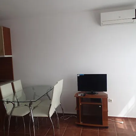 Διαμέρισμα Raduga *