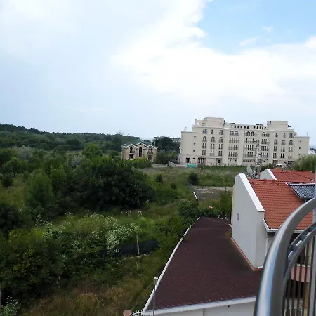 Διαμέρισμα Raduga *